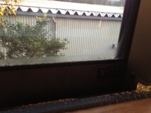 島根県松江市ルラクホーム窓の水滴
